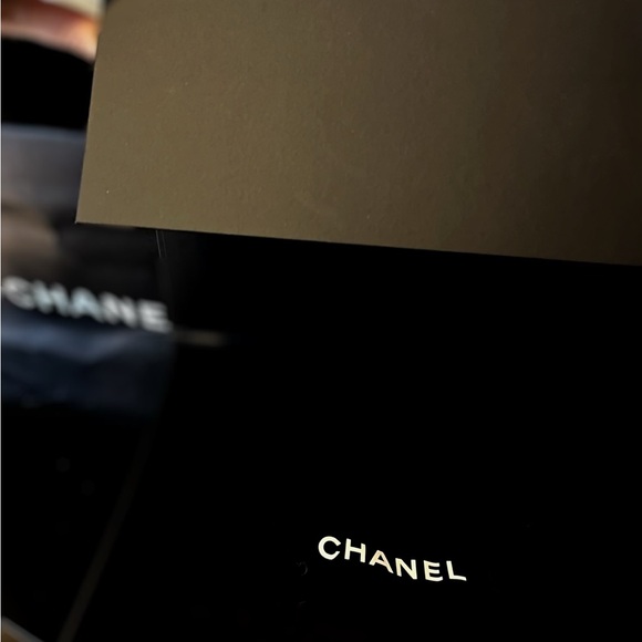 CHANELπ~ Pink Medium Boy Bag/ Silver detailing - Picture 11 of 11